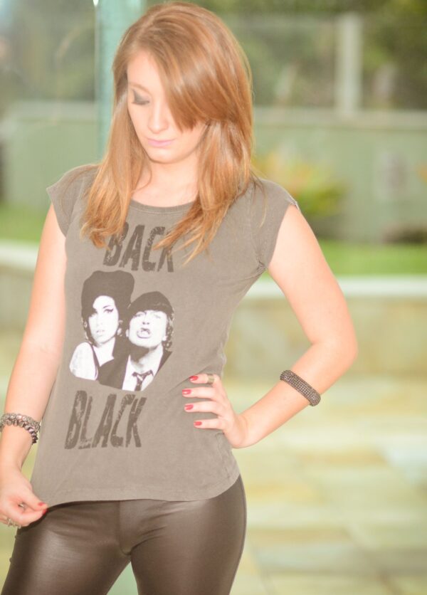 Camiseta Back Black - Feminina - Stoned - Imagem 4